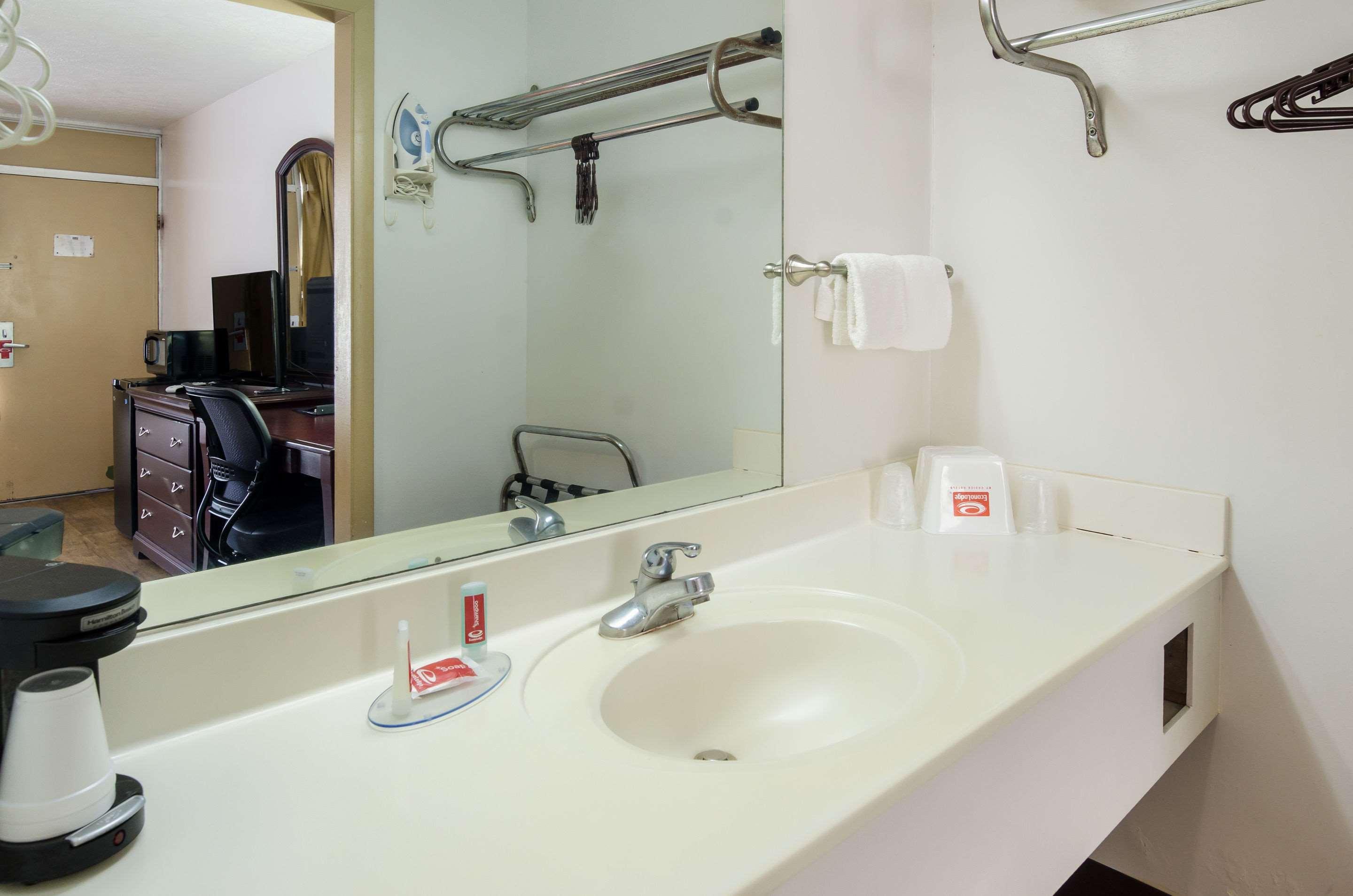 Econo Lodge Marion I-81 Bagian luar foto