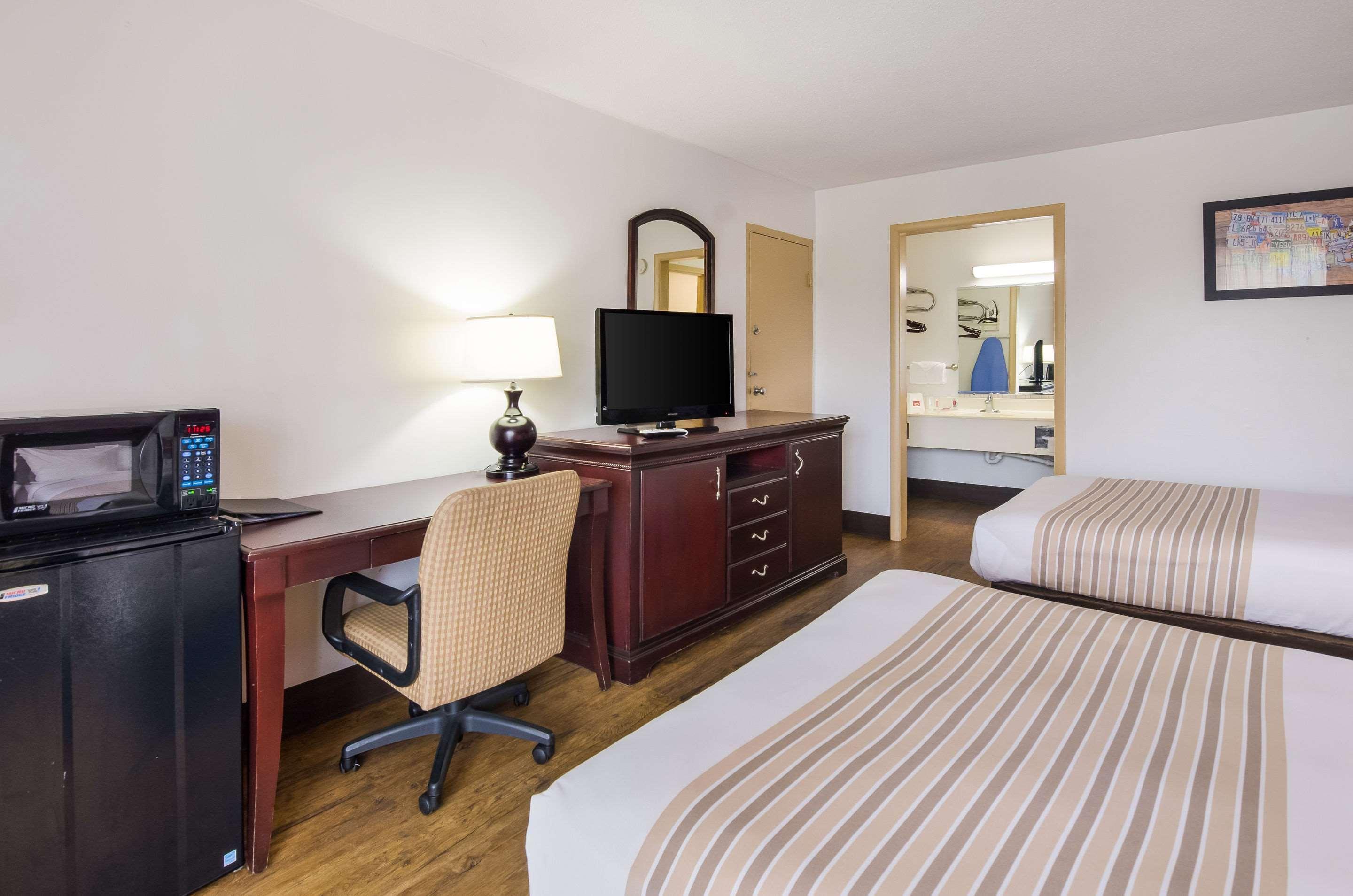 Econo Lodge Marion I-81 Bagian luar foto