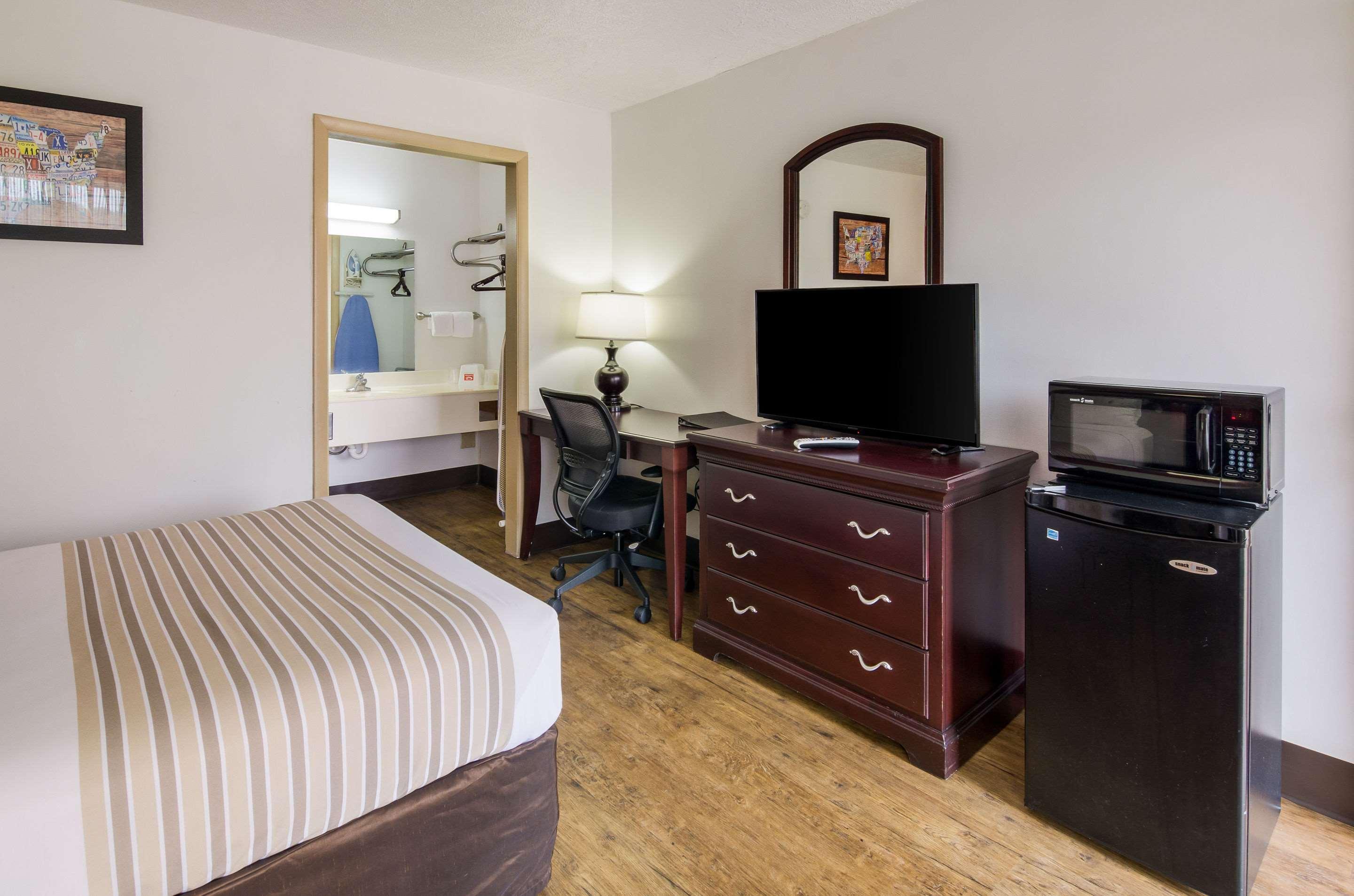 Econo Lodge Marion I-81 Bagian luar foto