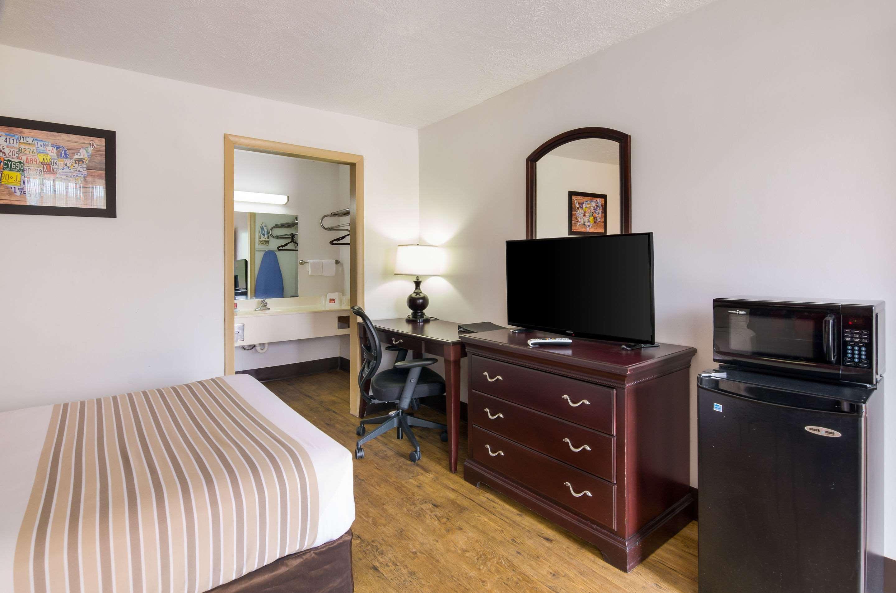 Econo Lodge Marion I-81 Bagian luar foto