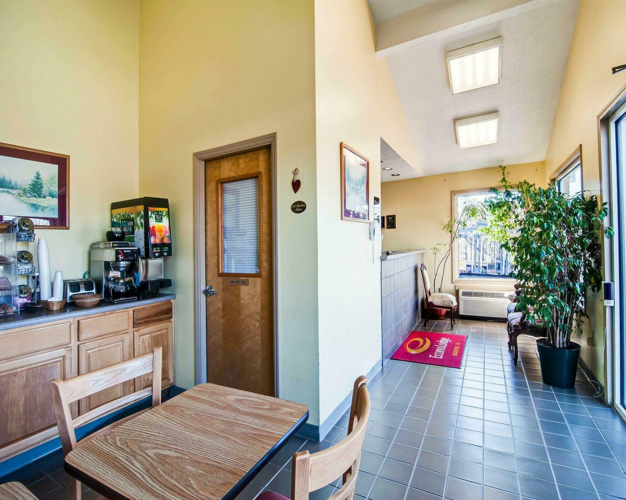 Econo Lodge Marion I-81 Bagian luar foto